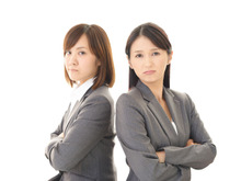 女性たちが告発！給料泥棒だと感じる同僚の行動とは？