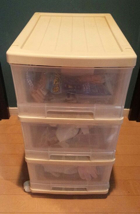 リメイク キャスター引き出しを100均のリメイクシートで簡単リメイク 暮らしニスタ リメイク キャスター引き出しを100均のリメイクシートで簡単リメイク 暮らしニスタ