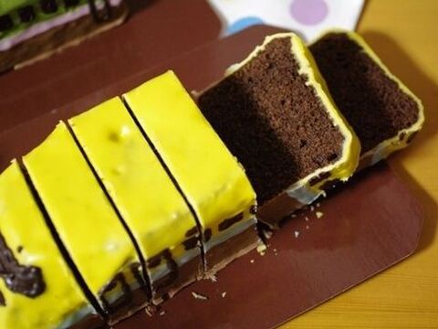 ドクターイエローの新幹線ケーキ 簡単チョコレートパウンドケーキのアレンジ 暮らしニスタ ドクターイエローの新幹線ケーキ 簡単チョコレートパウンドケーキのアレンジ 暮らしニスタ