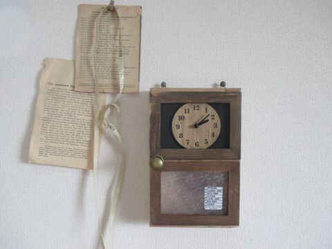 100均フレームで レトロな古時計風 扉を開けると 暮らしニスタ