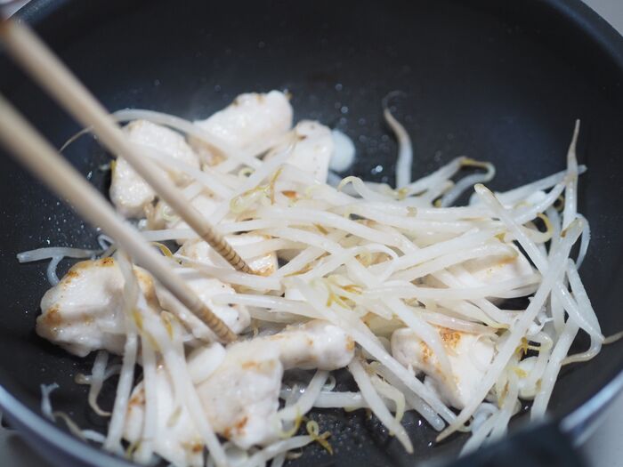 「鶏肉と春雨のラーポン煮」の作り方