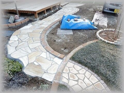 外構diy 基礎から造る乱張りの小路の作り方 前編 暮らしニスタ