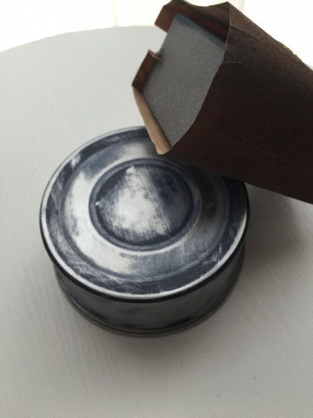 空き缶をアンティーク風に！リメイク缶のおしゃれなアイデア集｜暮らし