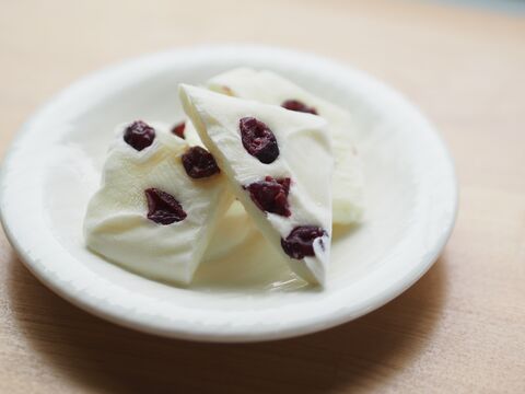材料2つ 凍らすだけ ヘルシーアイス ヨーグルトバーク がカワイイ 作ってみた 暮らしニスタ 材料2つ 凍らすだけ ヘルシーアイス ヨーグルトバーク がカワイイ 作ってみた 暮らしニスタ