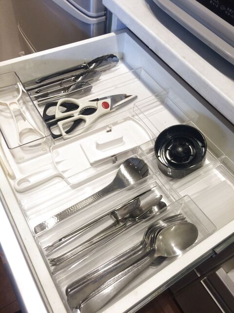 100均アイテムで 食器棚の引き出しを我が家流収納へ 暮らしニスタ 100均アイテムで 食器棚の引き出しを我が家流収納へ 暮らしニスタ