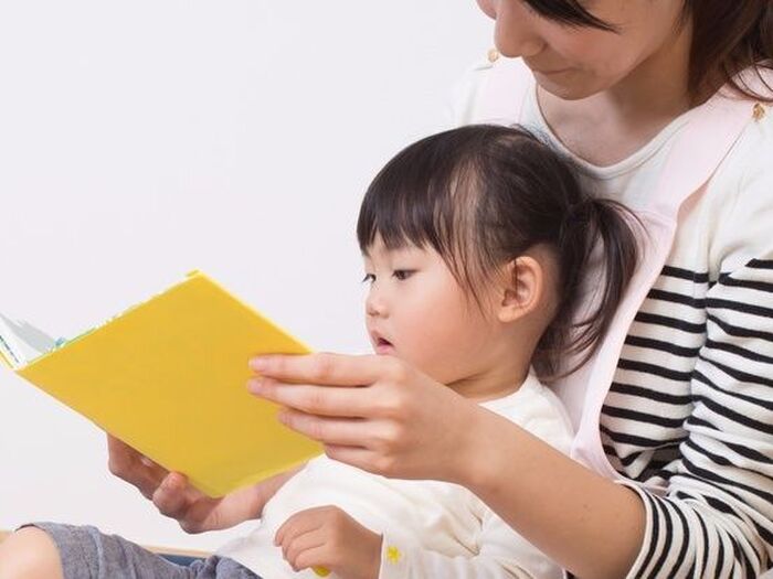 絵本の読み聞かせは親子の大切な時間