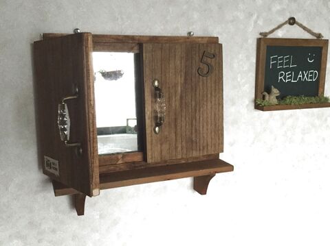 100均グッズだけで 洗面所にもう1つあると便利な三面鏡 ドレッサー 暮らしニスタ