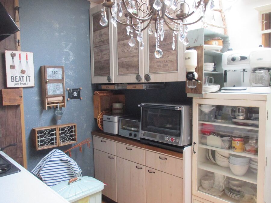 キッチンをリメイク 壁や床 冷蔵庫まで素敵に居心地よく変身させるアイデア43選 暮らしニスタ キッチンをリメイク 壁や床 冷蔵庫まで素敵に居心地よく変身させるアイデア43選 暮らしニスタ