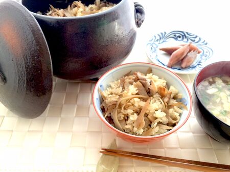肉じゃがに合うメニューとは おすすめ献立レシピ34選 暮らしニスタ 肉じゃがに合うメニューとは おすすめ献立レシピ34選 暮らしニスタ