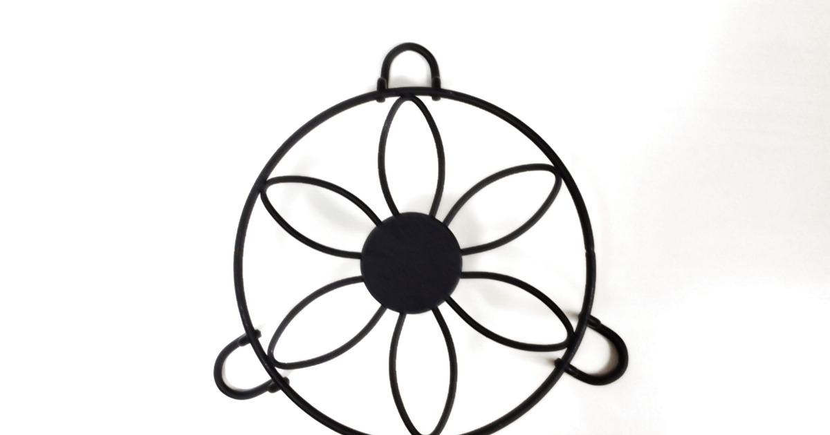 オシャレな インテリアに ディスプレイできる ダイソーの花台 暮らしニスタ