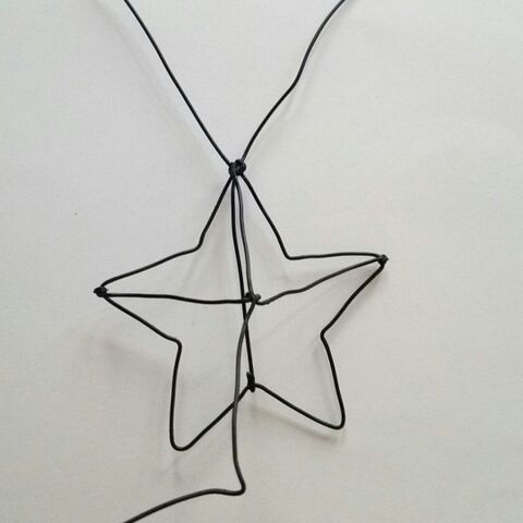 ワイヤーで簡単 お星さまのハロウィンガーランド 暮らしニスタ