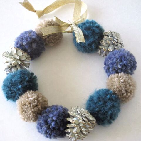 余った毛糸は捨てないで ポンポンクリスマスリース 暮らしニスタ 余った毛糸は捨てないで ポンポンクリスマスリース 暮らしニスタ