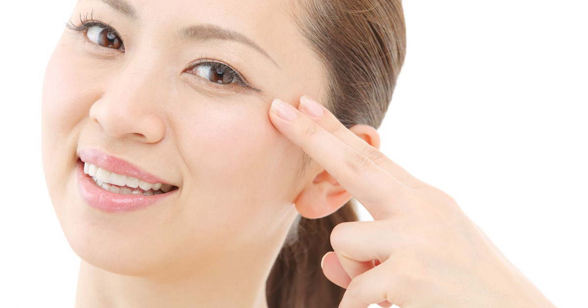 その目の下のクマが老け顔の原因 今すぐできる解消法とは 暮らしニスタ