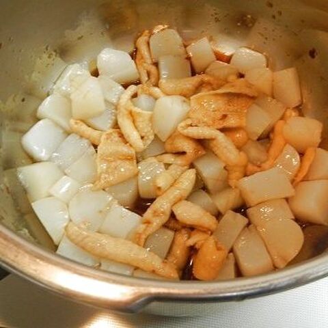 圧力鍋で簡単 ヘルシー 鶏皮とこんにゃくのピリ辛煮 暮らしニスタ