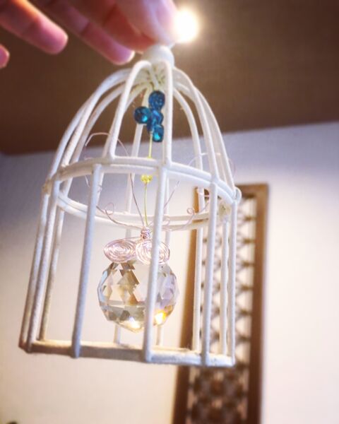 100均の鳥かごで私色のサンキャッチャー 暮らしニスタ