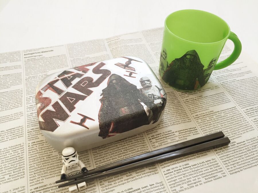 剥げた絵柄を一新 アルミランチボックスをスターウォーズ風リメイク 暮らしニスタ 剥げた絵柄を一新 アルミランチボックスをスターウォーズ風リメイク 暮らしニスタ