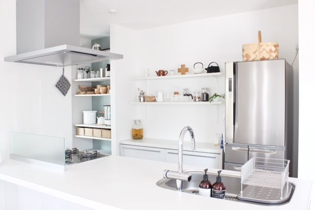 飾り収納でキッチンが劇的におしゃれに!人気インスタグラマー&ブロガー直伝アイデア6選
