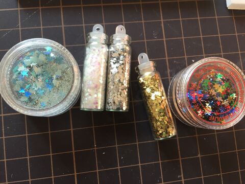 セリアのシールを使ったスノードーム風カードの作り方 暮らしニスタ セリアのシールを使ったスノードーム風カードの作り方 暮らしニスタ