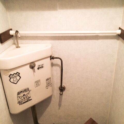 原状回復ok ネジ クギ使わずトイレに棚を設置しよう 暮らしニスタ 原状回復ok ネジ クギ使わずトイレに棚を設置しよう 暮らしニスタ