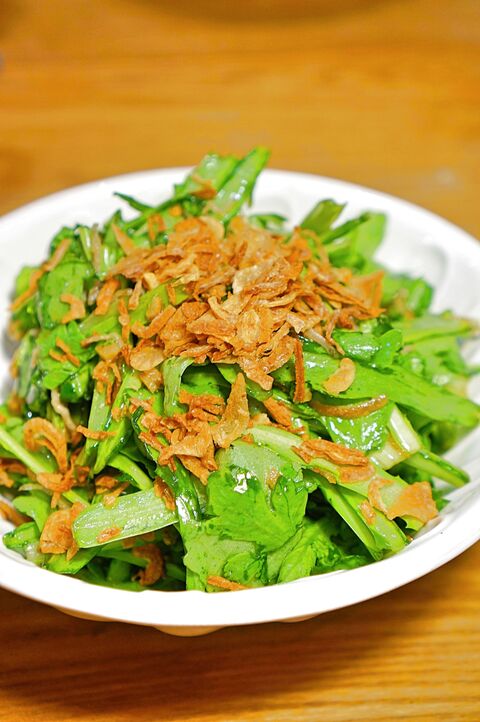 風邪予防 鍋だけじゃない 春菊 菊菜 のやみつきサラダ のレシピ 暮らしニスタ