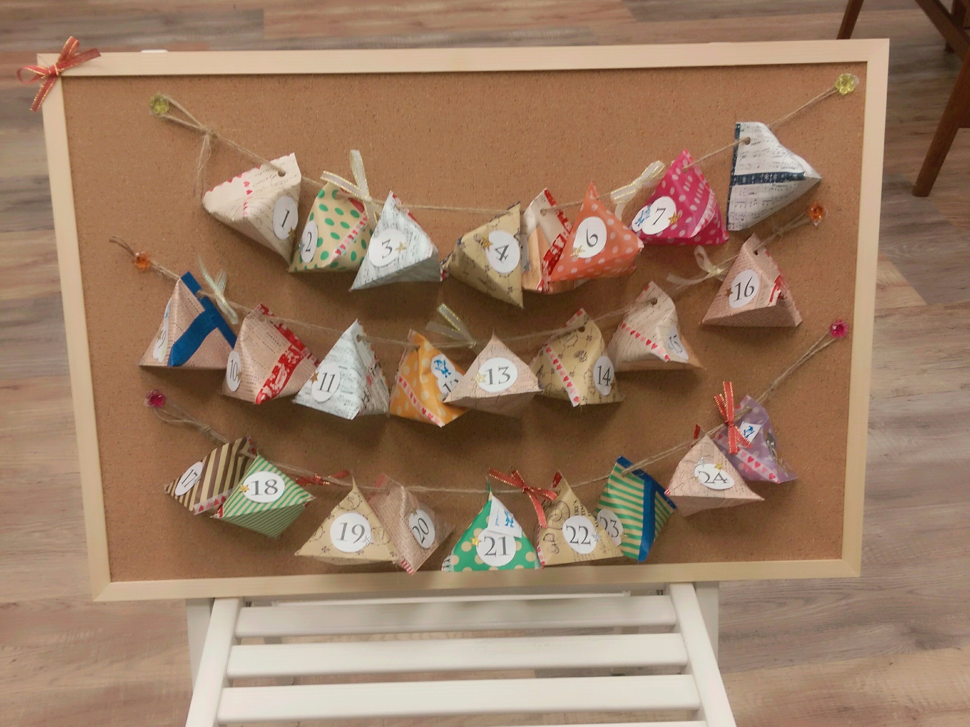 テトラ折り紙diy 簡単かわいいアドベントカレンダーの作り方 暮らしニスタ