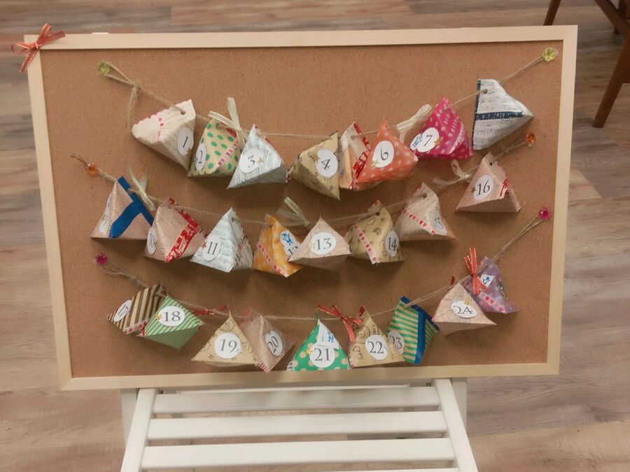 テトラ折り紙diy 簡単かわいいアドベントカレンダーの作り方 暮らしニスタ テトラ折り紙diy 簡単かわいいアドベントカレンダーの作り方 暮らしニスタ