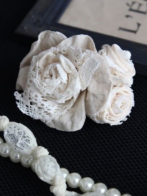 ミシンは苦手だけど 布で何かを作りたい そんな方にお勧め 可愛い布花コサージュ 暮らしニスタ ミシンは苦手だけど 布で何かを作りたい そんな方にお勧め 可愛い布花コサージュ 暮らしニスタ