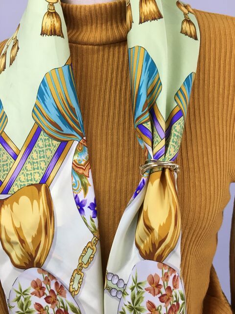 地味にスゴイ スカーフリングの基本の使い方 暮らしニスタ 地味にスゴイ スカーフリングの基本の使い方 暮らしニスタ