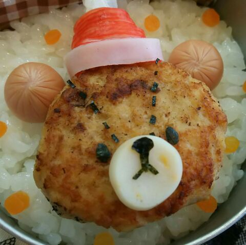 キャラ弁 ハンバーグでくまのがっこうジャッキーサンタのお弁当 暮らしニスタ
