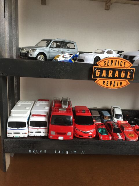 ミニカー ラジコン収納 男前な立体駐車場のような飾り棚 暮らしニスタ ミニカー ラジコン収納 男前な立体駐車場のような飾り棚 暮らしニスタ