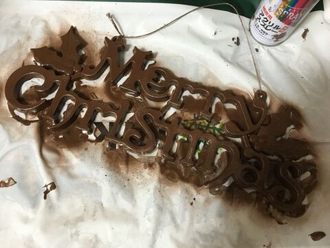 ダイソーのクリスマスプレートを簡単リメイクで サインライト風 暮らしニスタ ダイソーのクリスマスプレートを簡単リメイクで サインライト風 暮らしニスタ