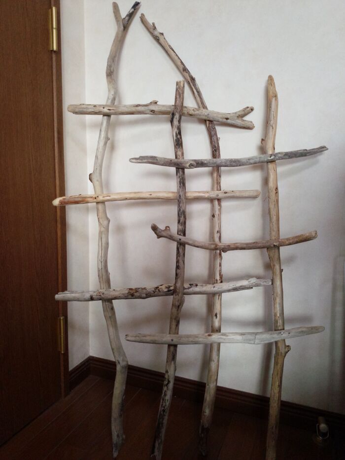 タオル掛けにも♪流木でラダーをDIY|ハンドメイドの作り方・アイデア タオル掛けにも♪流木でラダーをDIY|ハンドメイドの作り方・アイデア