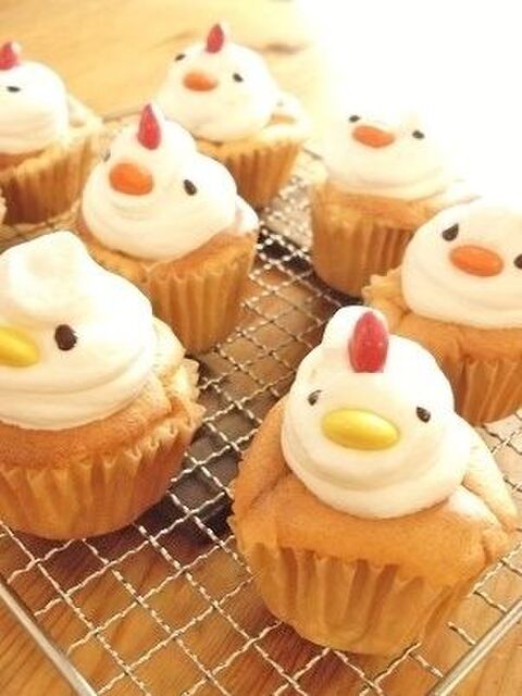 干支カップケーキ 生クリームとマーブルチョコで ニワトリ ヒヨコちゃん 暮らしニスタ 干支カップケーキ 生クリームとマーブルチョコで ニワトリ ヒヨコちゃん 暮らしニスタ