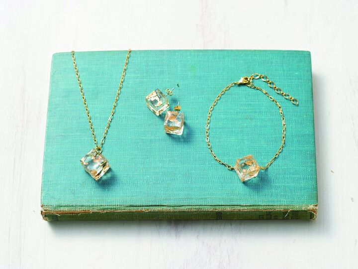 人気ブランド直伝!おしゃれなUVレジンアクセを手作りする方法とは?