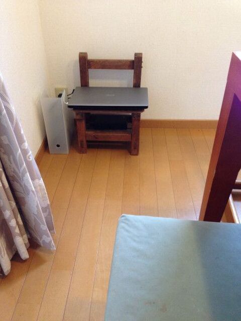 散らかりがちなコードやケーブルをスッキリ収納できる21のアイデア