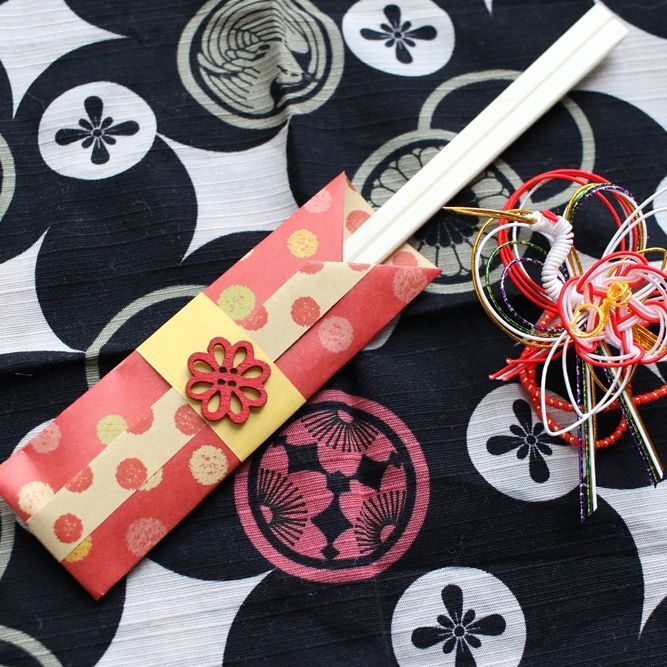 折り紙で簡単箸袋 お正月やひな祭りにピッタリ箸袋の折り方 暮らしニスタ