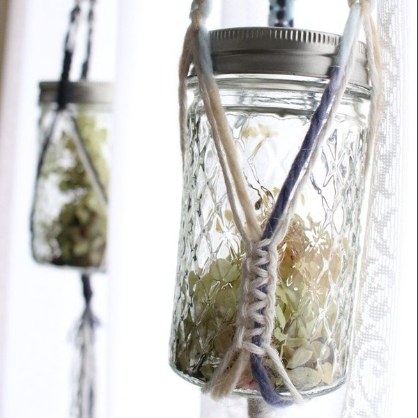 窓辺でキラキラ☆サンキャッチャーみたいなボトルインテリア