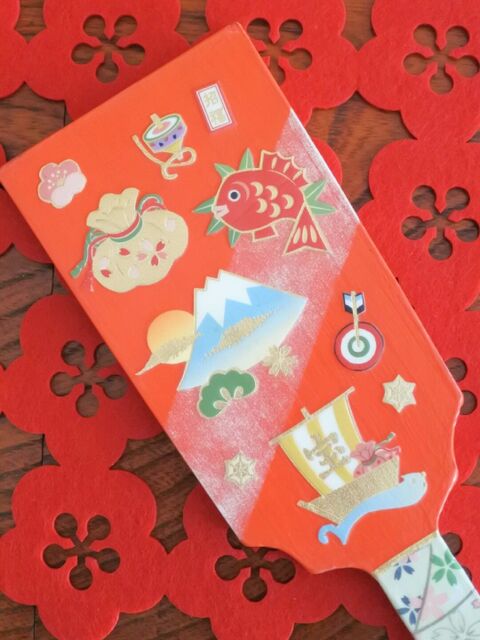 ダイソーお絵かき羽子板を本格デコパージュ 暮らしニスタ ダイソーお絵かき羽子板を本格デコパージュ 暮らしニスタ