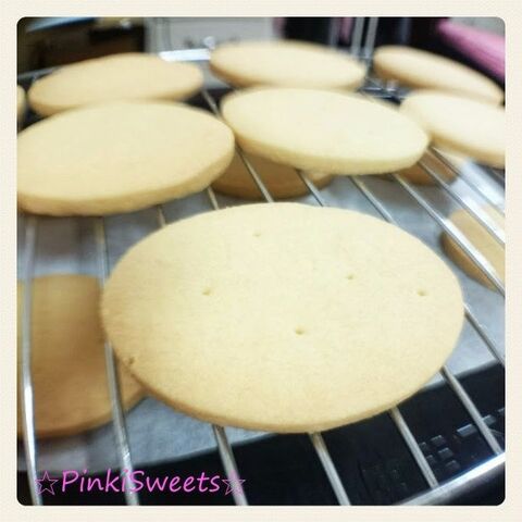 改良版 もっと簡単に 材料3つだけ 基本の型抜きクッキー 暮らしニスタ 改良版 もっと簡単に 材料3つだけ 基本の型抜きクッキー 暮らしニスタ