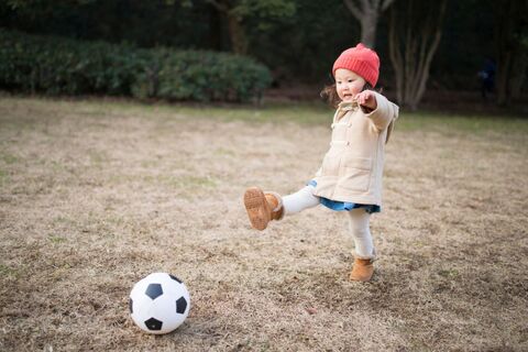 子どもが捻挫したらどうする 親が知っておくべき対処法 暮らしニスタ 子どもが捻挫したらどうする 親が知っておくべき対処法 暮らしニスタ