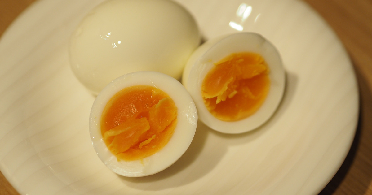 試してみた たった１ｃｍの水でok つるっとむける 半熟ゆで卵 を作ってみよう 暮らしニスタ