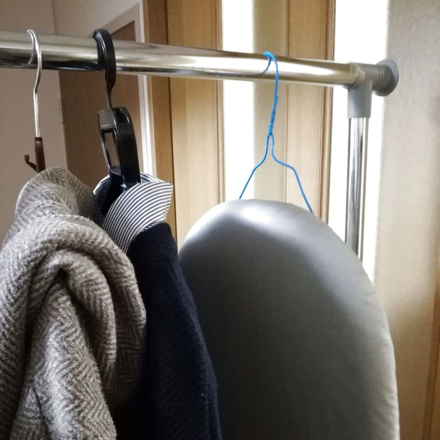 2分で完成 かける収納 アイロン台ひっかけ部作ったら便利 暮らしニスタ 2分で完成 かける収納 アイロン台ひっかけ部作ったら便利 暮らしニスタ