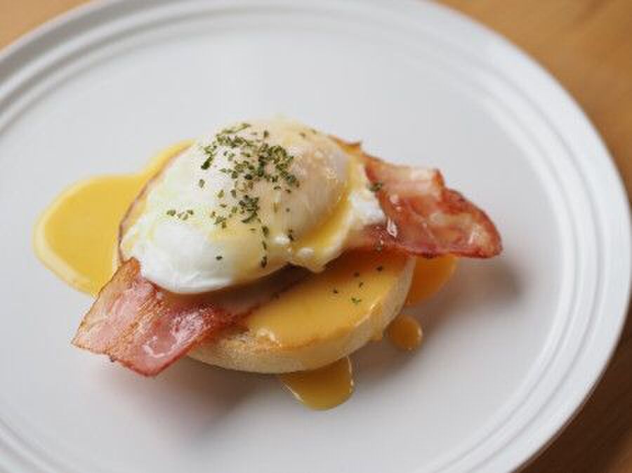 エッグベネディクトとは 簡単にプロの味 絶品レシピや食べ方もご紹介 暮らしニスタ エッグベネディクトとは 簡単にプロの味 絶品レシピや食べ方もご紹介 暮らしニスタ
