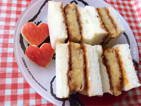 ボリューミー 子供が喜ぶ ソース味の コロッケ サンド 暮らしニスタ