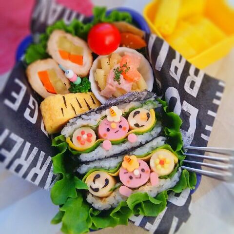 キャラ弁 おにぎらずで簡単 ソーセージ鬼くんの節分弁当 暮らしニスタ キャラ弁 おにぎらずで簡単 ソーセージ鬼くんの節分弁当 暮らしニスタ