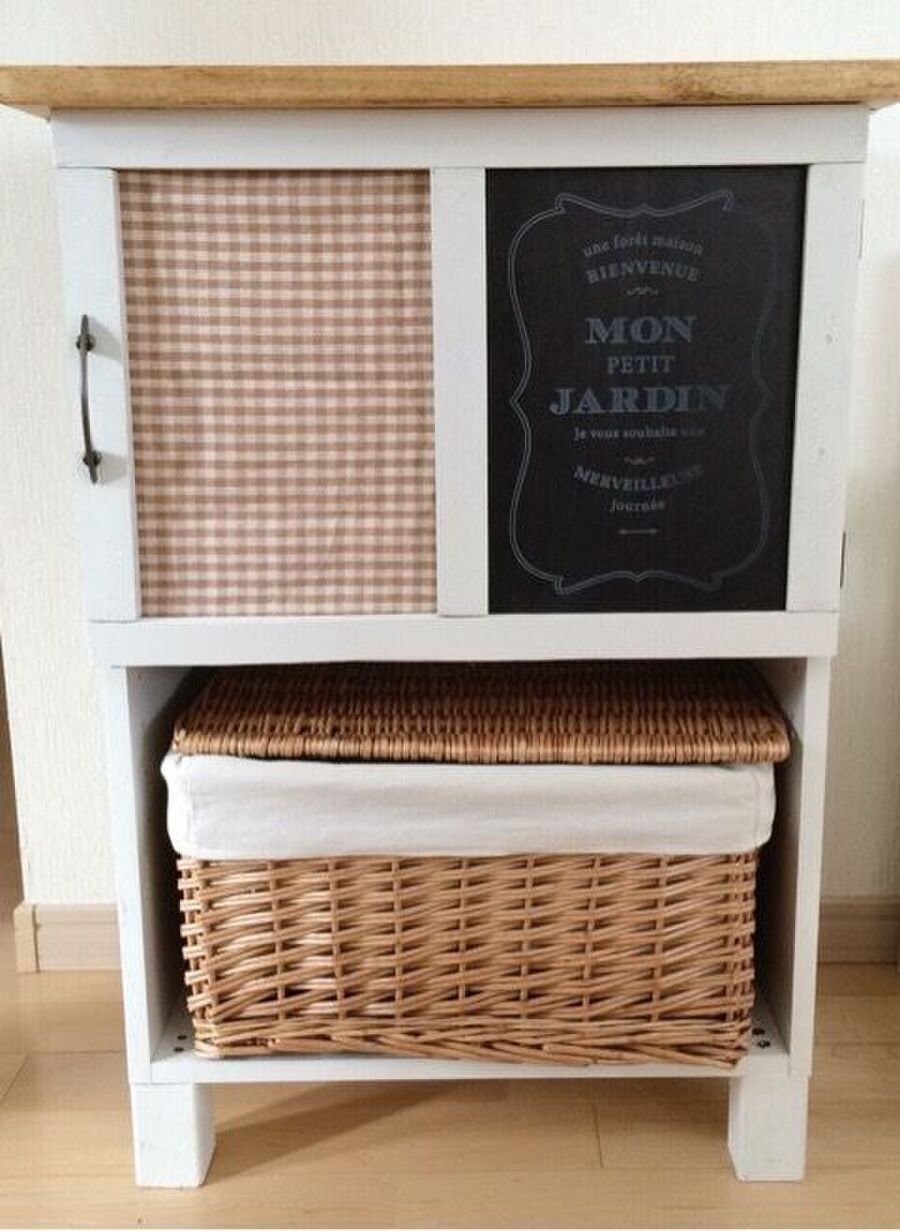 100均も活用 カラーボックス用扉 目隠し の作り方と付け方 すのこやコルクボードでおしゃれに 暮らしニスタ