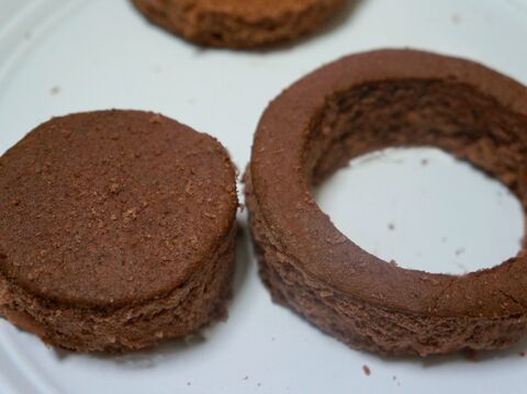 市販のスポンジで作る ショコラケーキの宝石箱 ヌテラチョコソース 暮らしニスタ 市販のスポンジで作る ショコラケーキの宝石箱 ヌテラチョコソース 暮らしニスタ