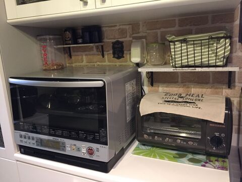 トースター上にdiy 100均棚受けで壁面収納 暮らしニスタ