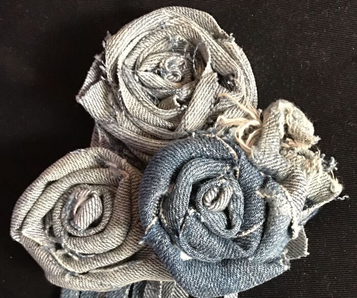 布で簡単☆薔薇の作り方を参考に作ります