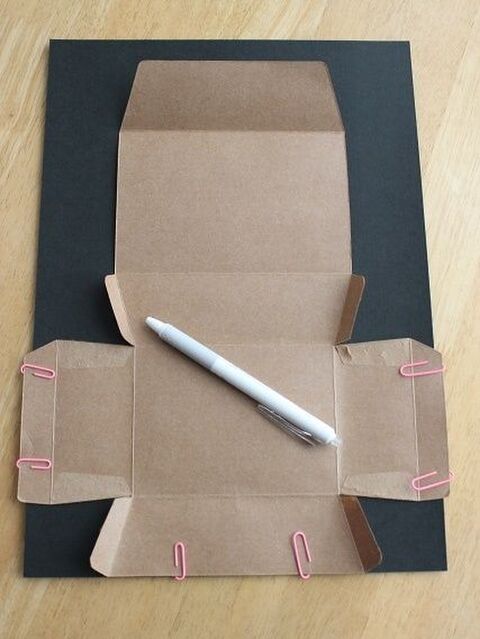 大人キュートなバレンタインラッピングは 黒のボックスと100均造花でおしゃれに 暮らしニスタ 大人キュートなバレンタインラッピングは 黒のボックスと100均造花でおしゃれに 暮らしニスタ